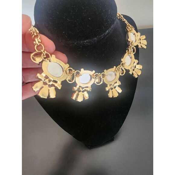 The Limited NWT faux gold and coral statement necklace - Picture 2 of 6